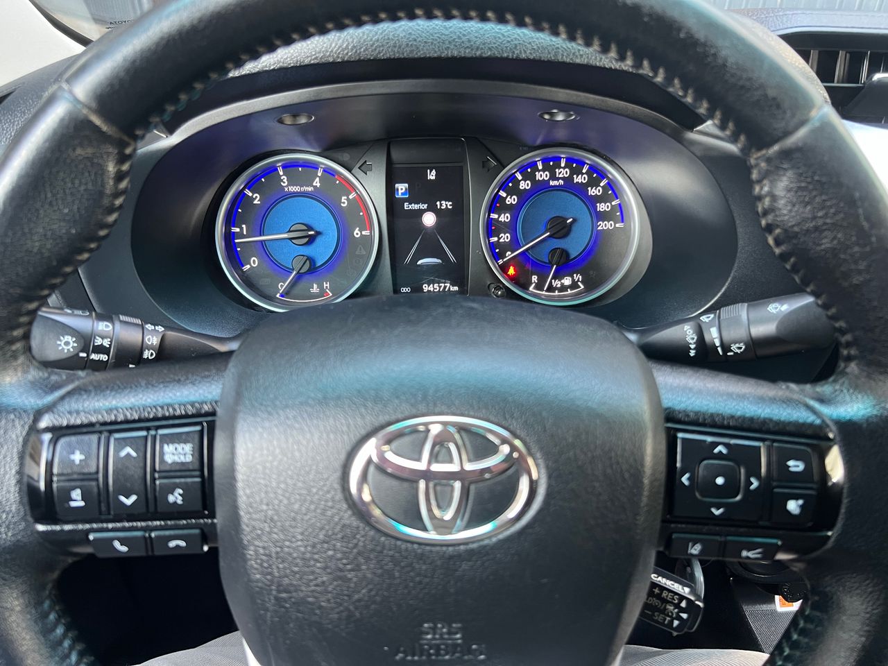 Foto Toyota Hilux 8