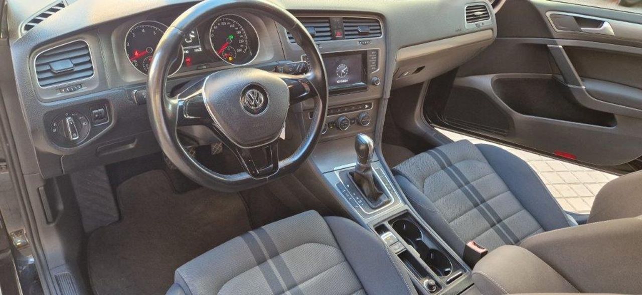 Foto Volkswagen Golf 9