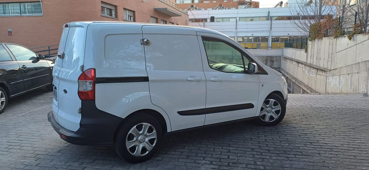 Foto Ford Transit  Courier 2