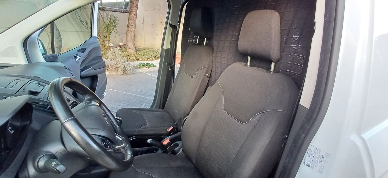 Foto Ford Transit  Courier 12