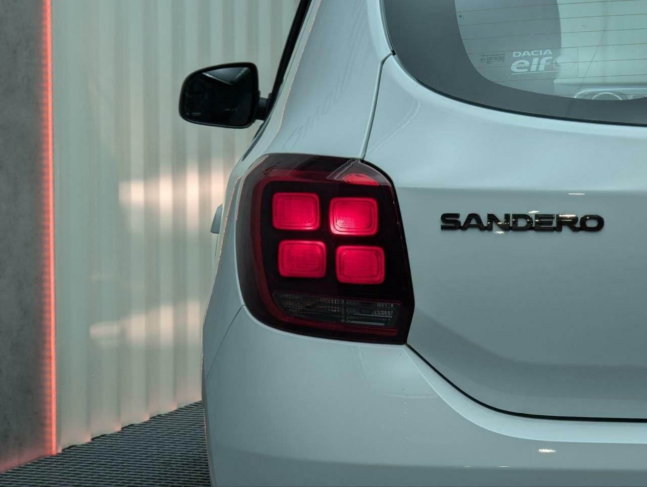 Foto Dacia Sandero 25