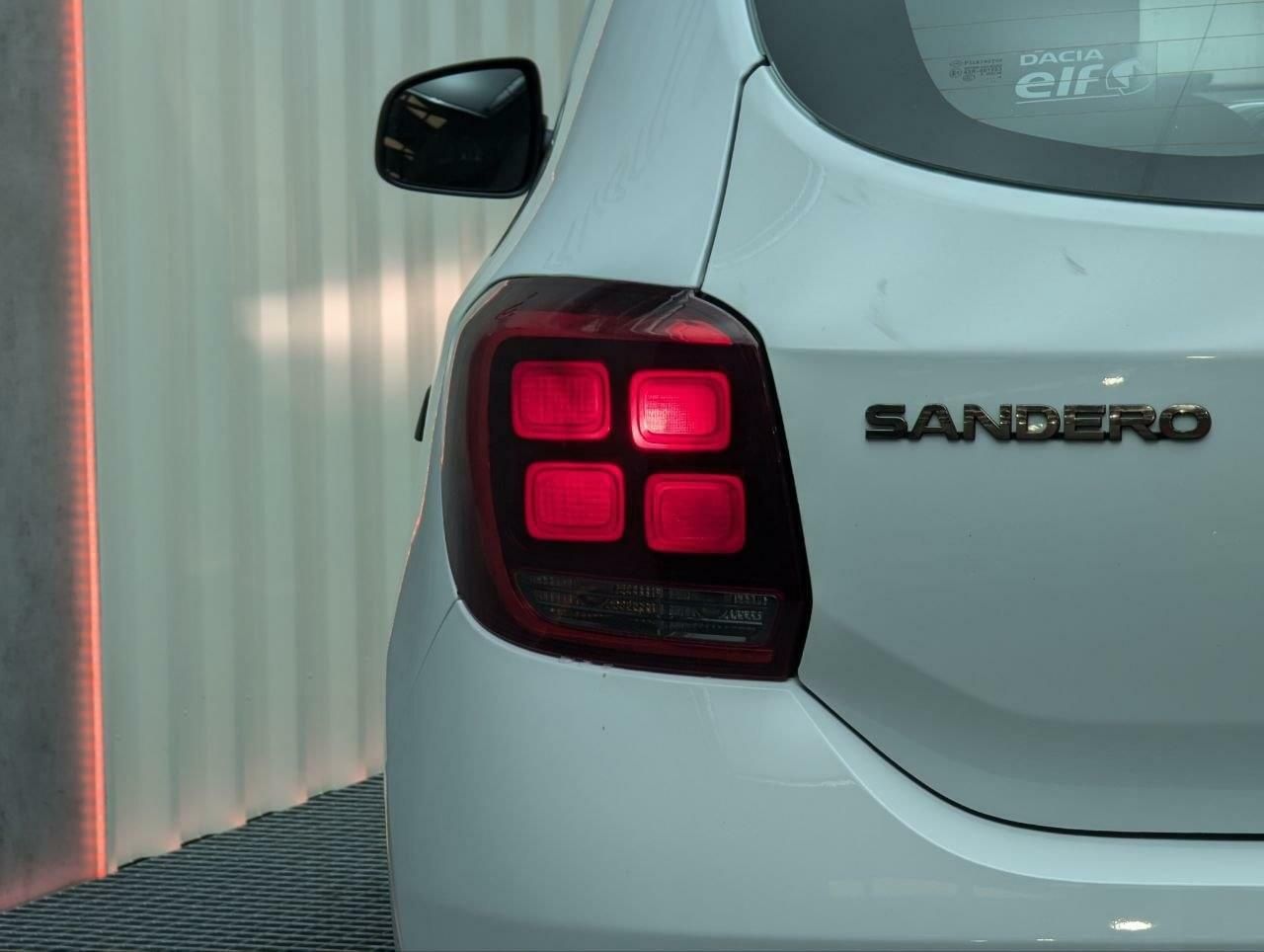 Foto Dacia Sandero 25