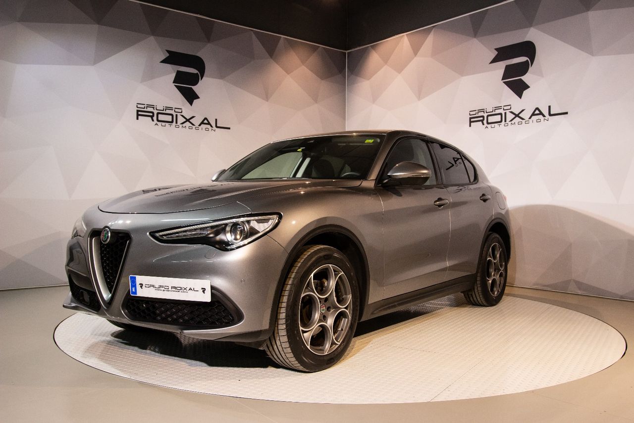 Foto Alfa Romeo Stelvio 1