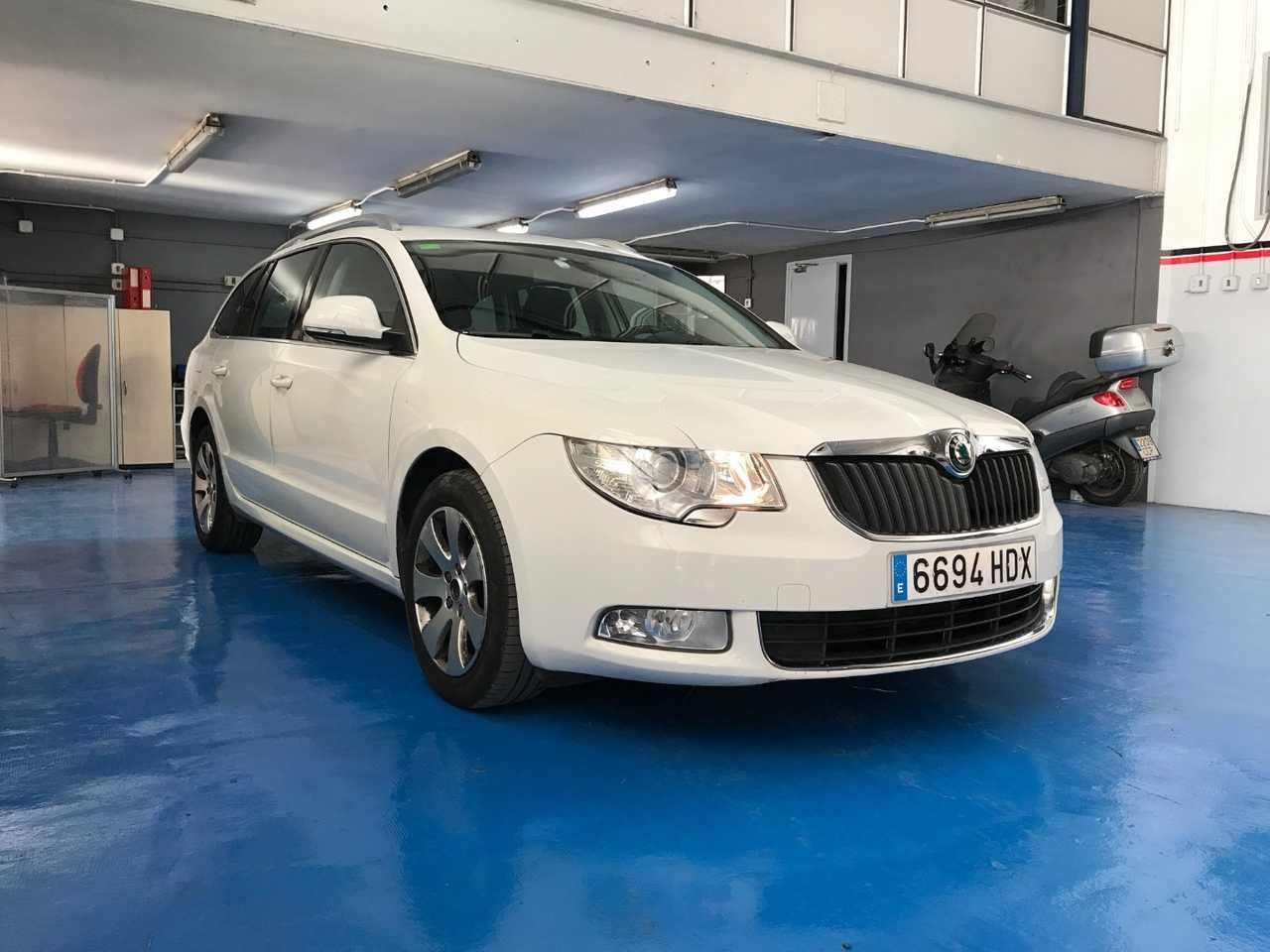 Foto Skoda Superb Combi 5