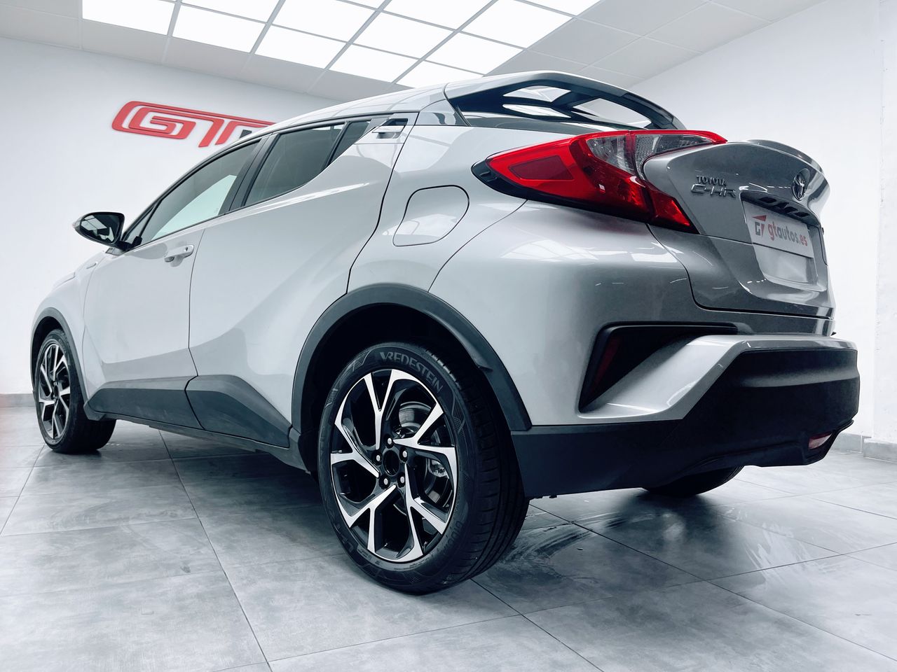 Foto Toyota C-HR 13