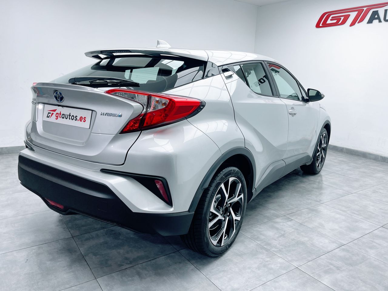 Foto Toyota C-HR 17