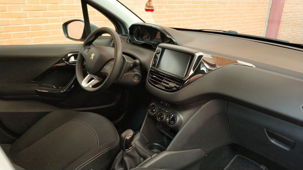 Foto Peugeot 208 7