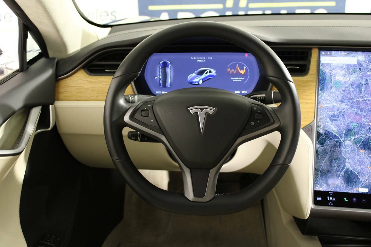 Foto Tesla Model  S 24