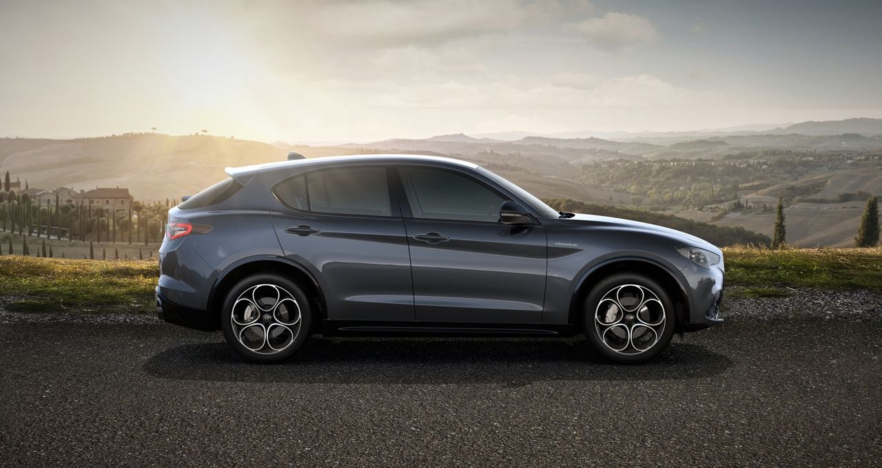 Foto Alfa Romeo Stelvio 2