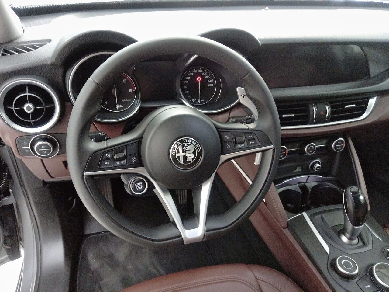 Foto Alfa Romeo Stelvio 12