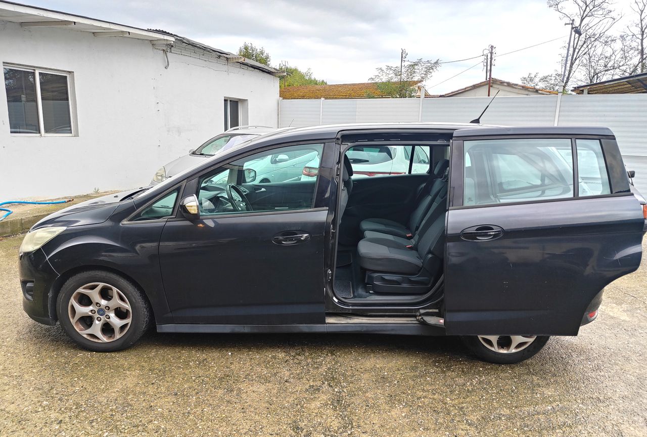 Foto Ford Grand C-MAX 16