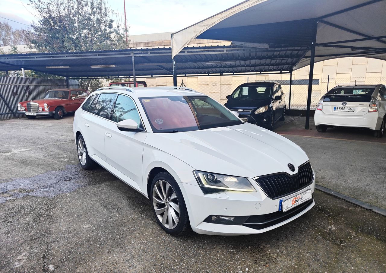 Foto Skoda Superb 4