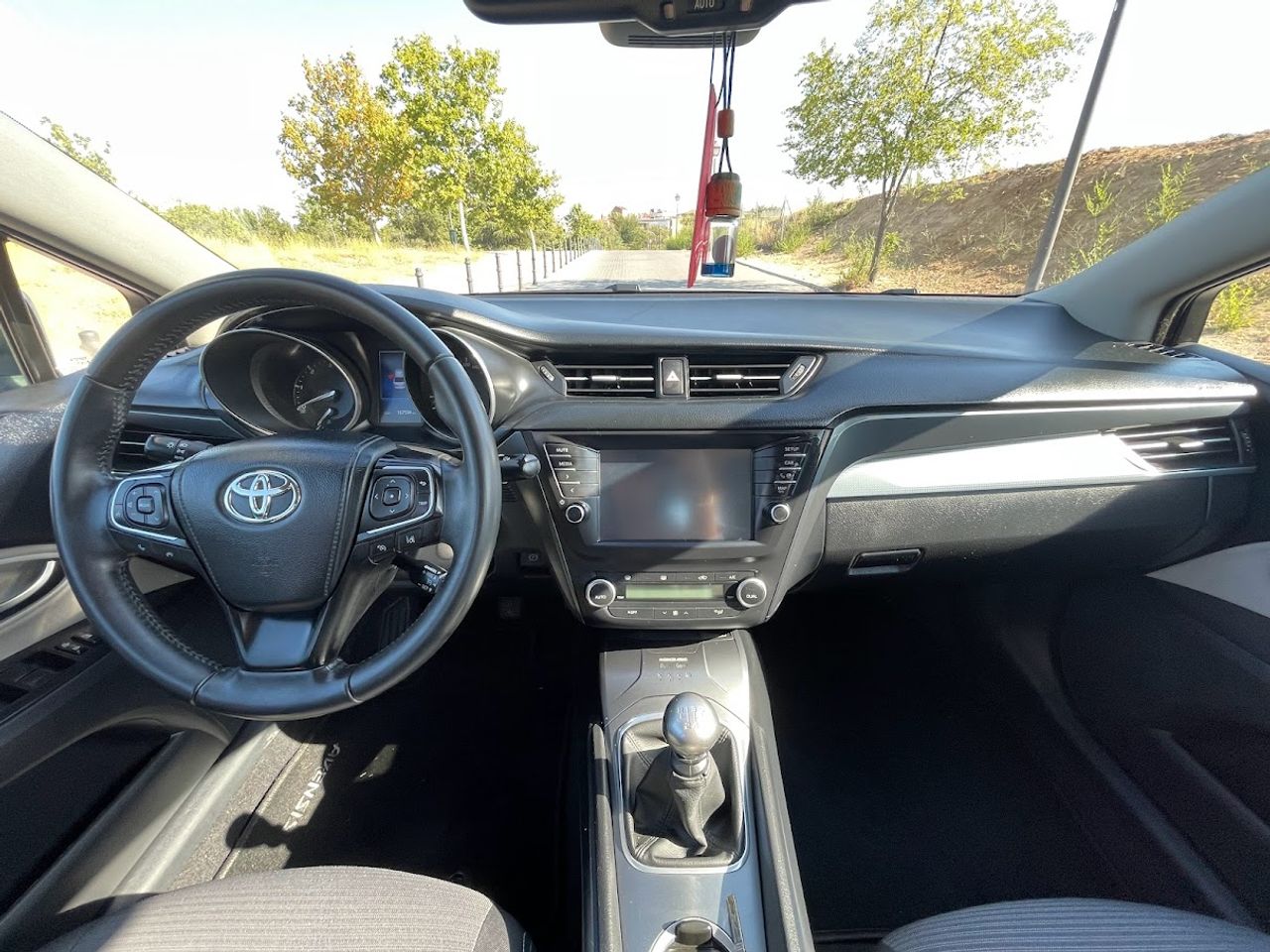 Foto Toyota Avensis 15