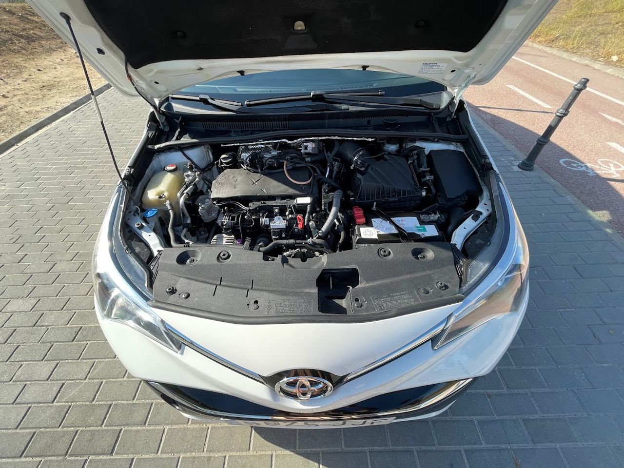 Foto Toyota Avensis 16