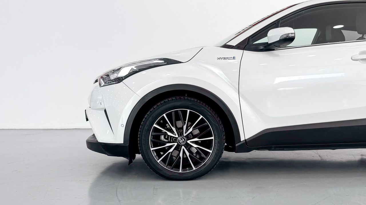 Foto Toyota C-HR 13