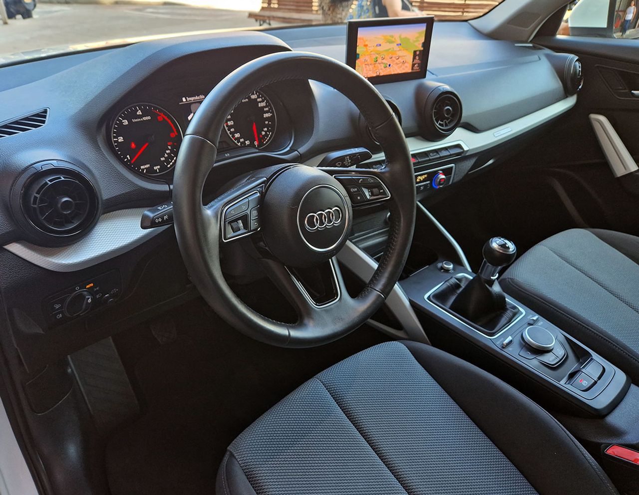 Foto Audi Q2 13