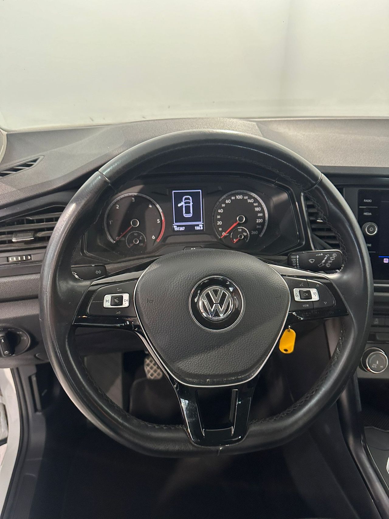 Foto Volkswagen T-Roc 10