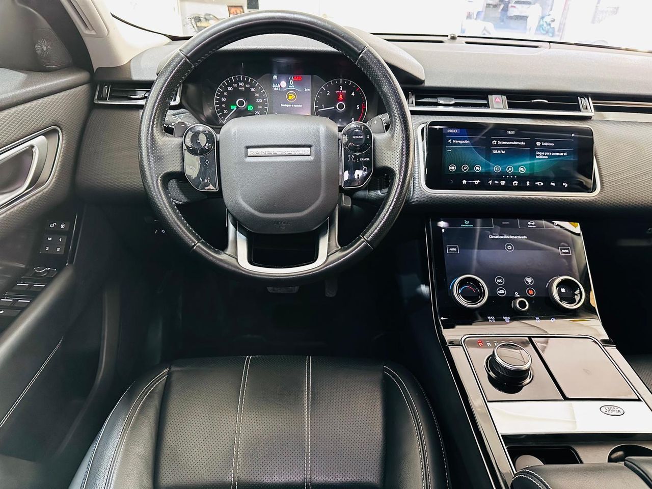 Foto Land-Rover Range Rover Velar 27