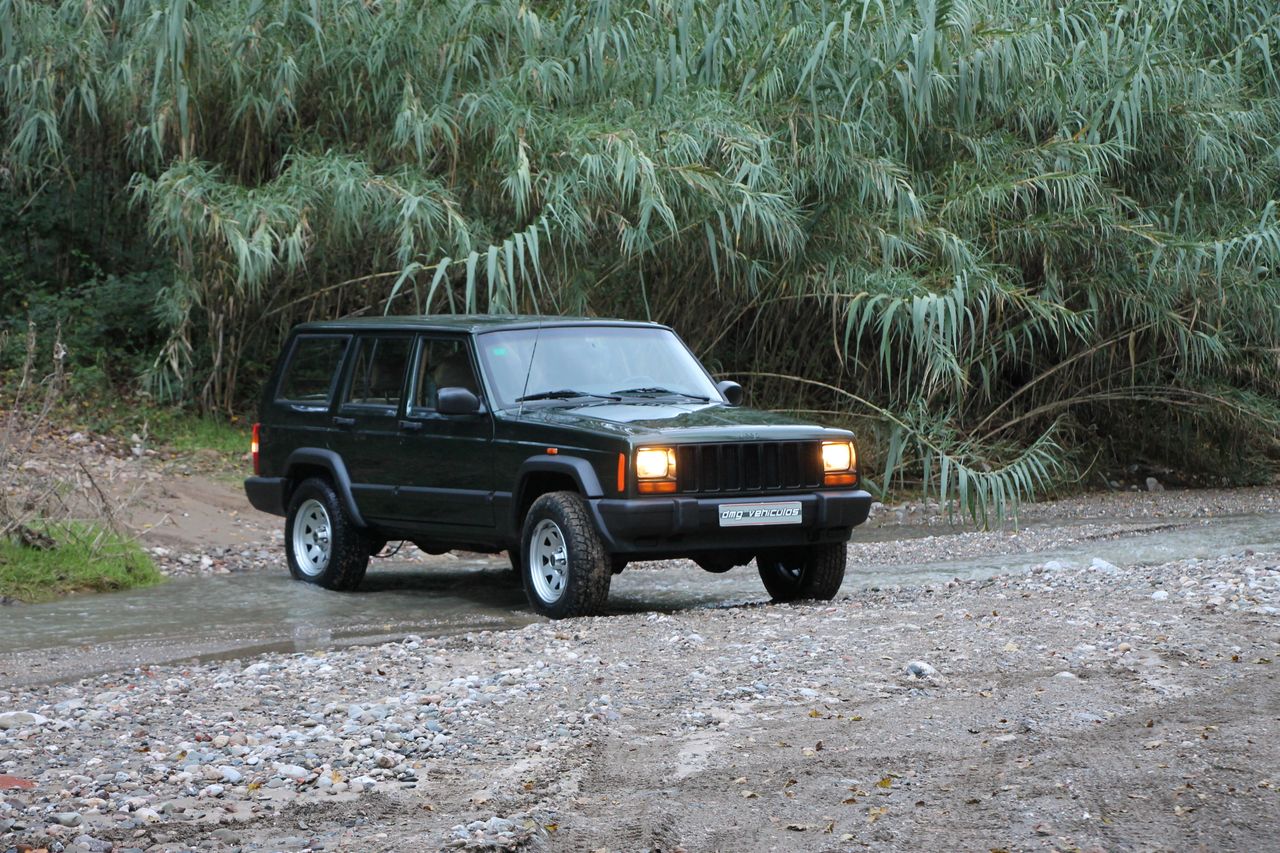 Foto Jeep Cherokee 24