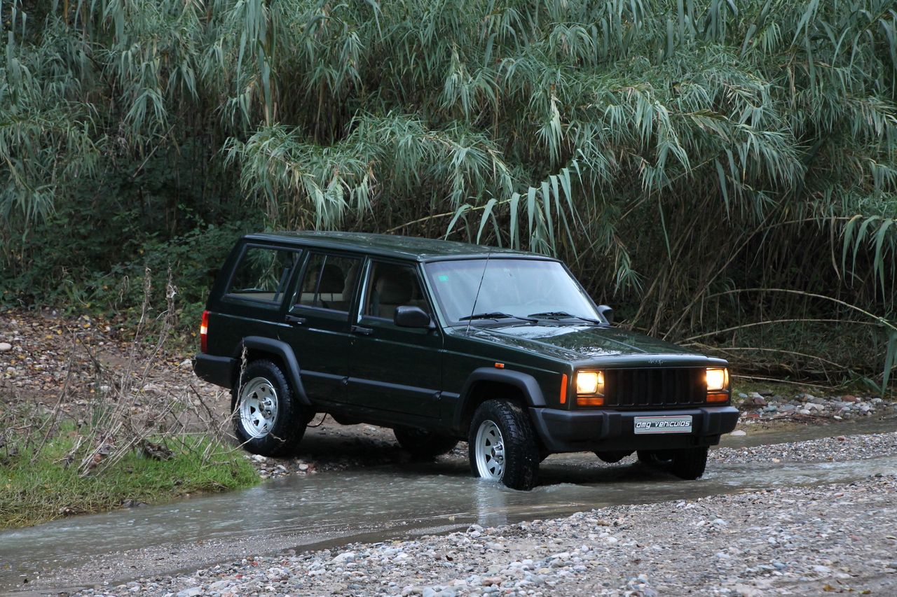 Foto Jeep Cherokee 30