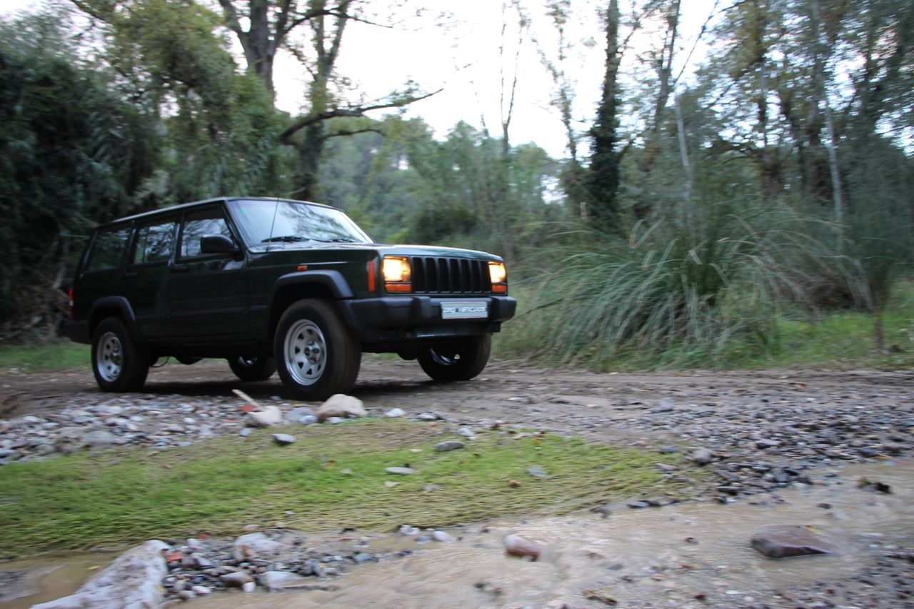 Foto Jeep Cherokee 38