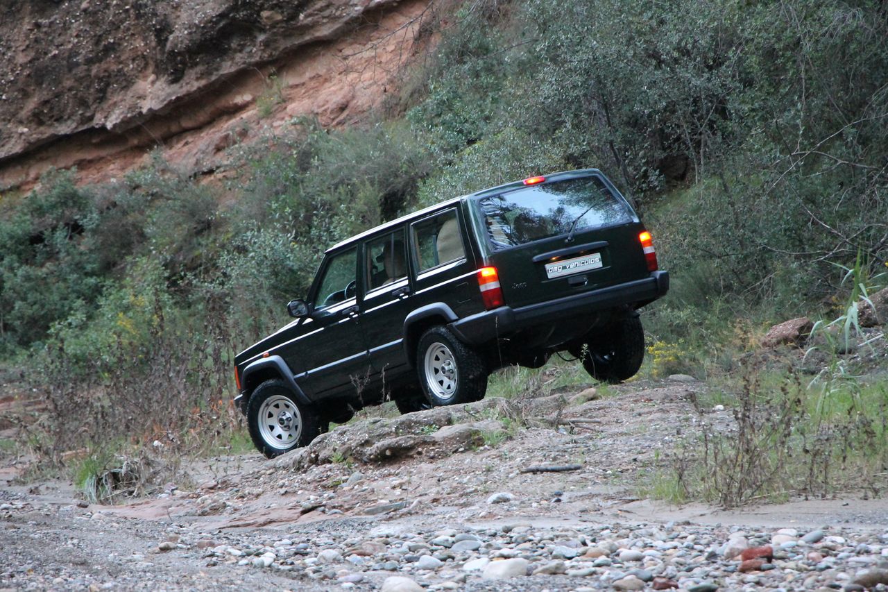 Foto Jeep Cherokee 48