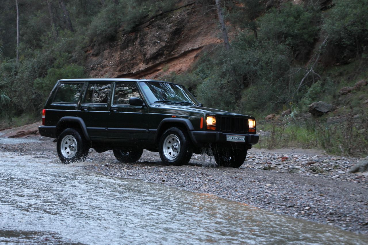 Foto Jeep Cherokee 61