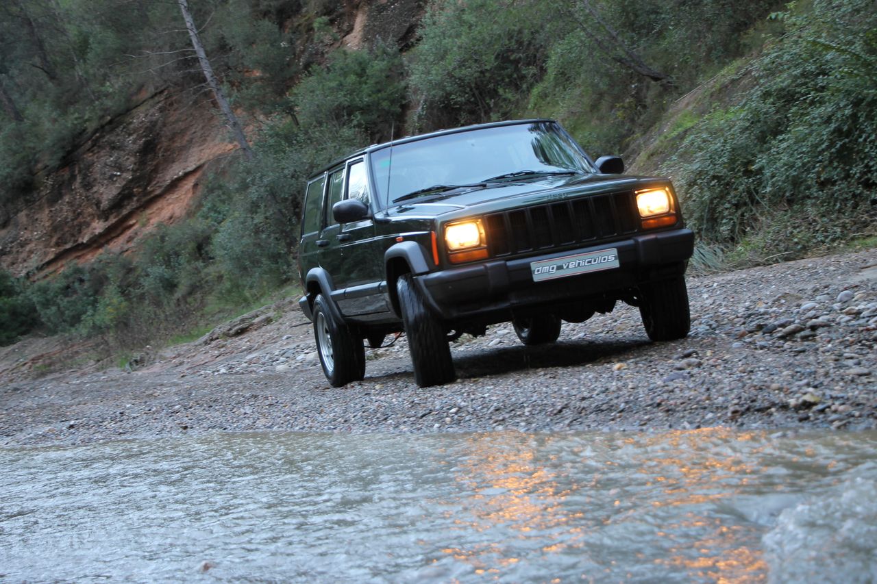 Foto Jeep Cherokee 64