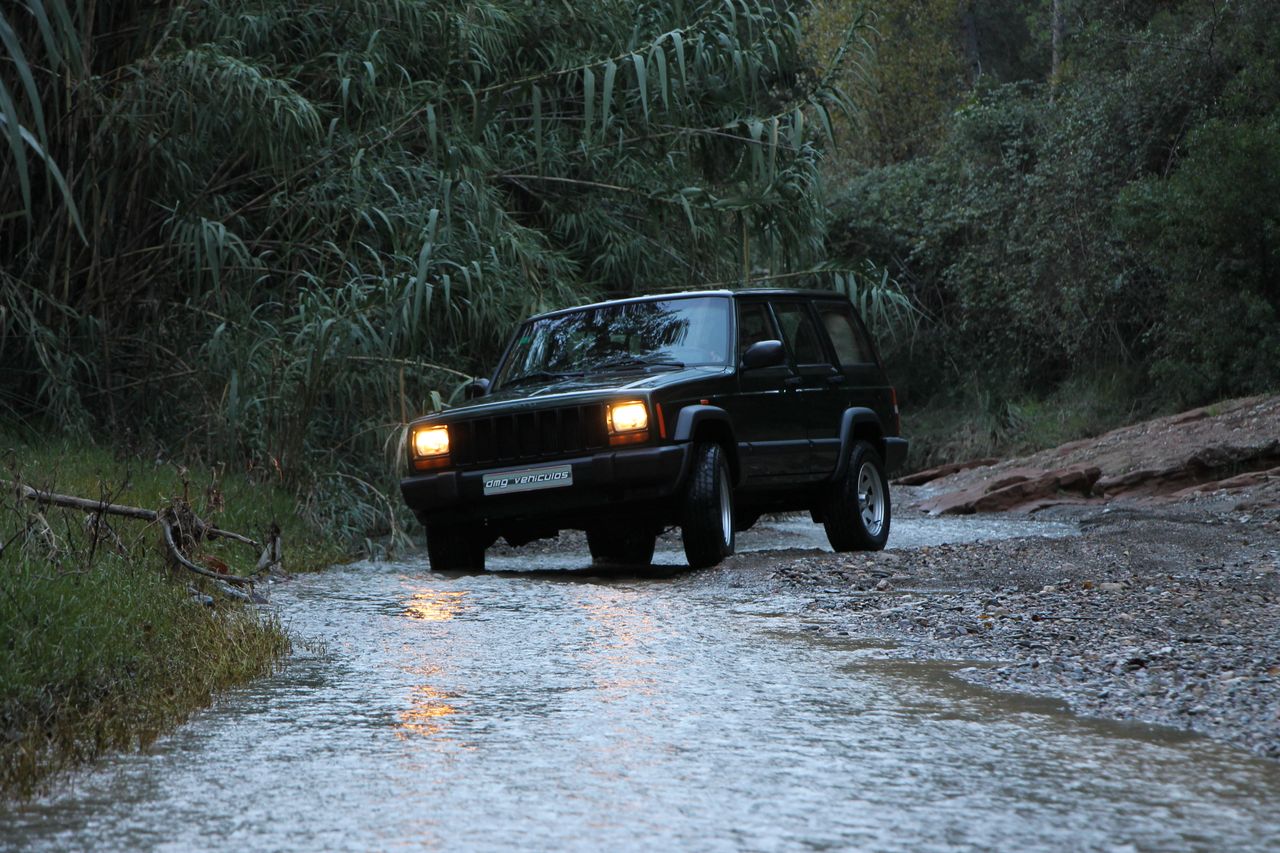 Foto Jeep Cherokee 75