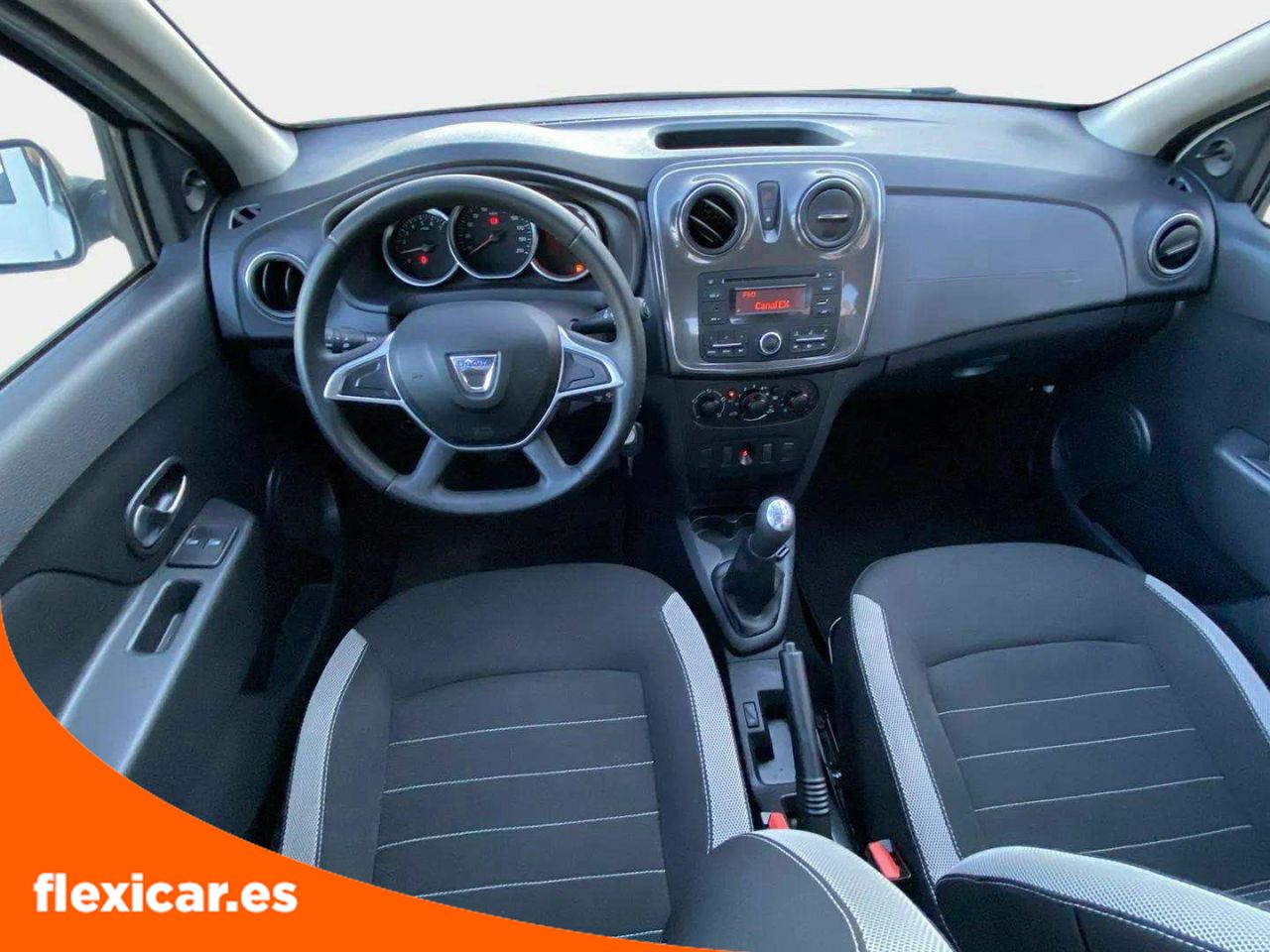 Foto Dacia Sandero 10