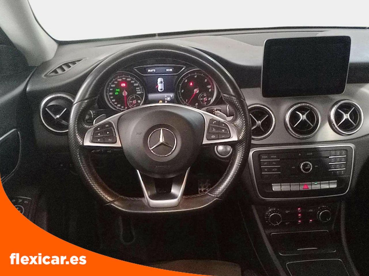 Foto Mercedes-Benz Clase CLA 11