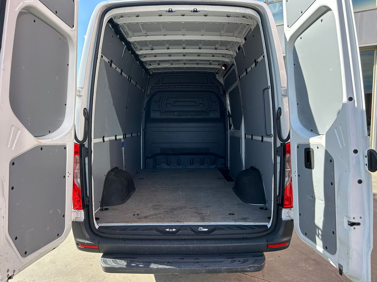 Foto Mercedes-Benz Sprinter 8