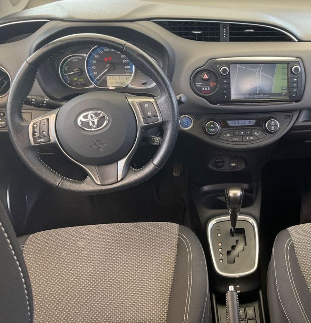 Foto Toyota Yaris 11