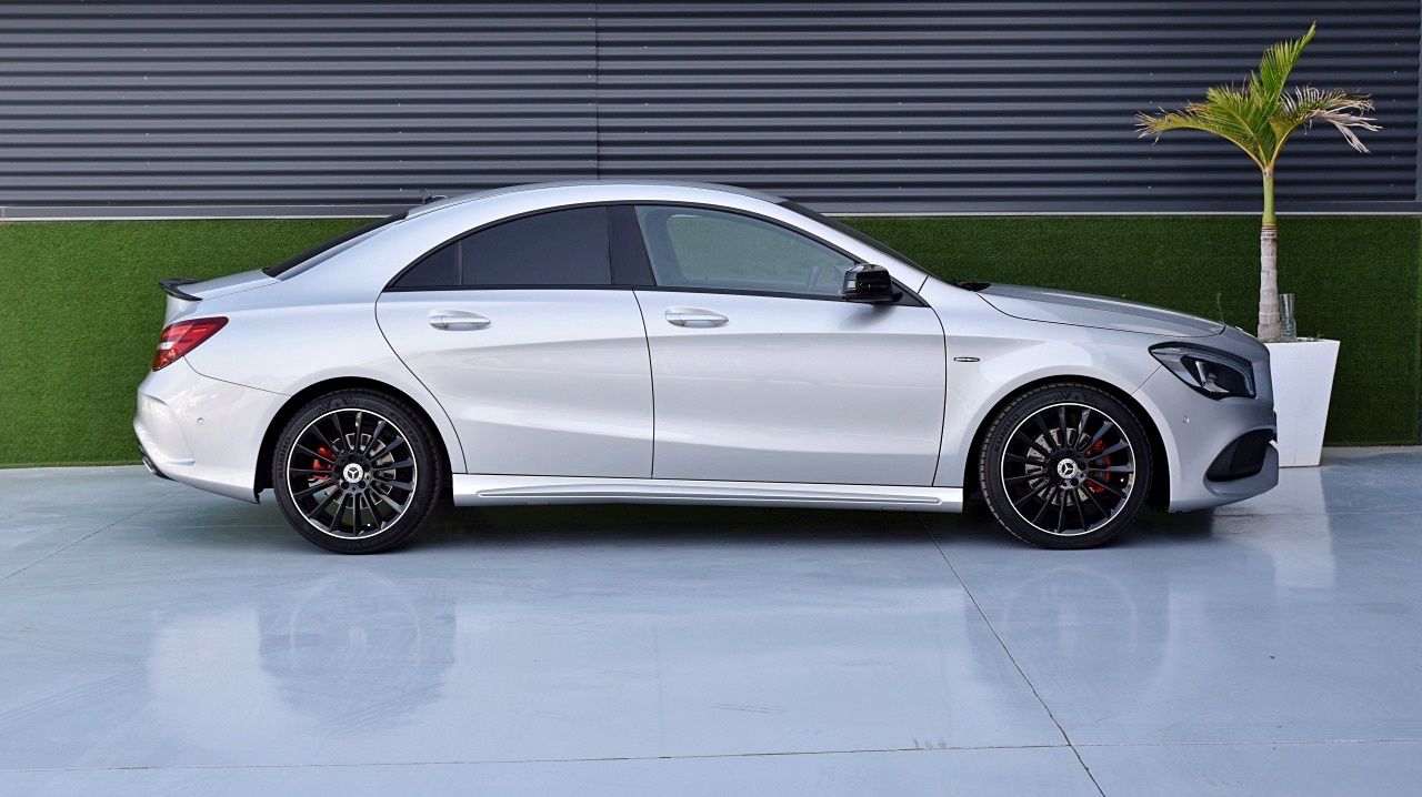 Foto Mercedes-Benz Clase CLA 4