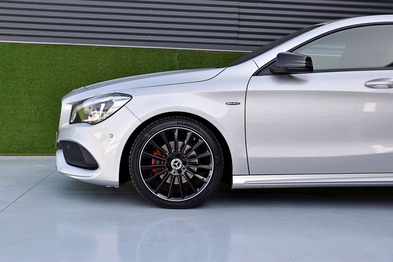 Foto Mercedes-Benz Clase CLA 14