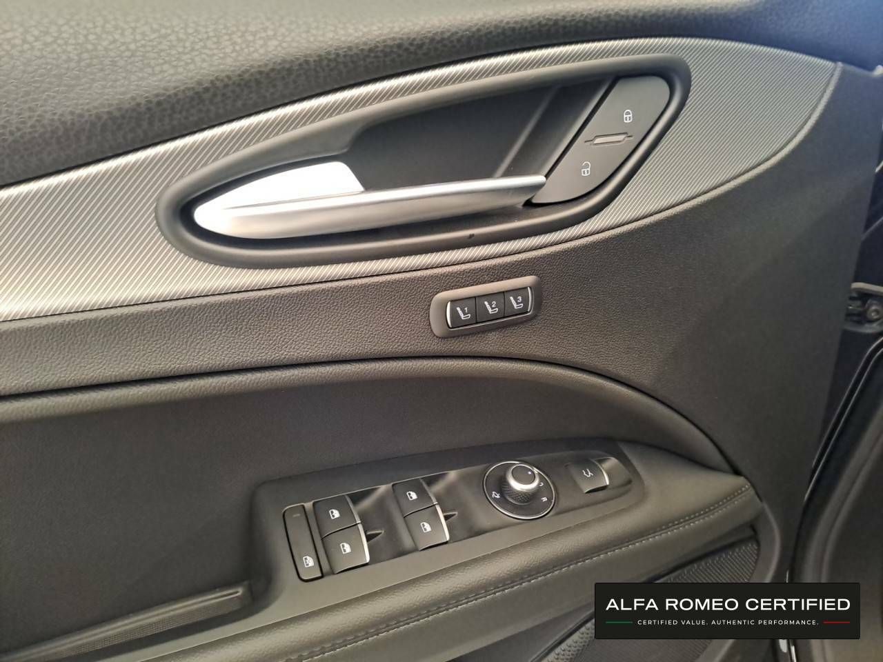 Foto Alfa Romeo Stelvio 17