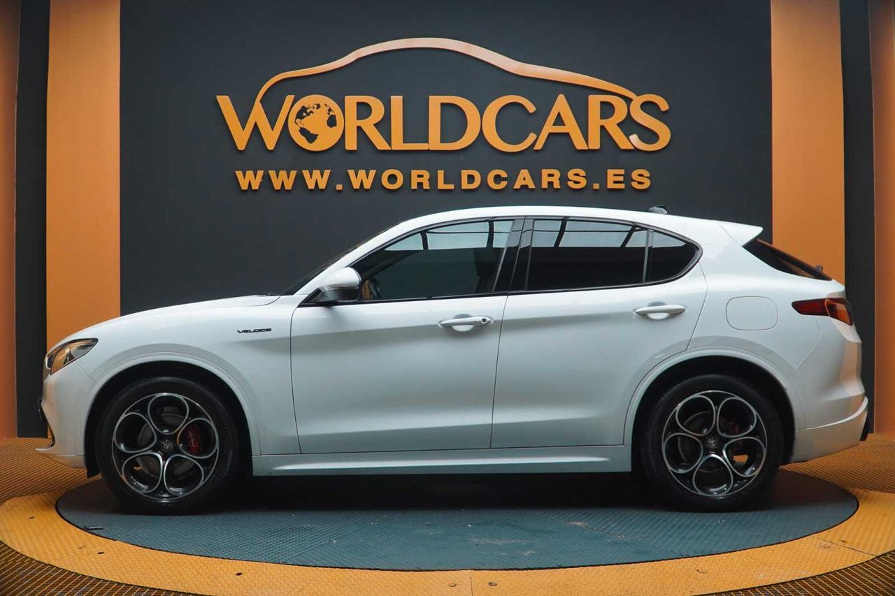 Foto Alfa Romeo Stelvio 10