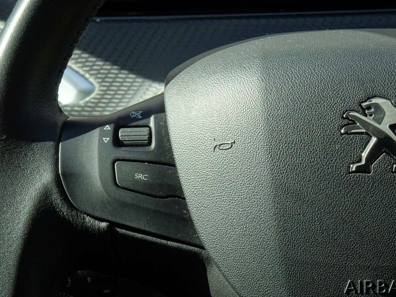 Foto Peugeot 208 19