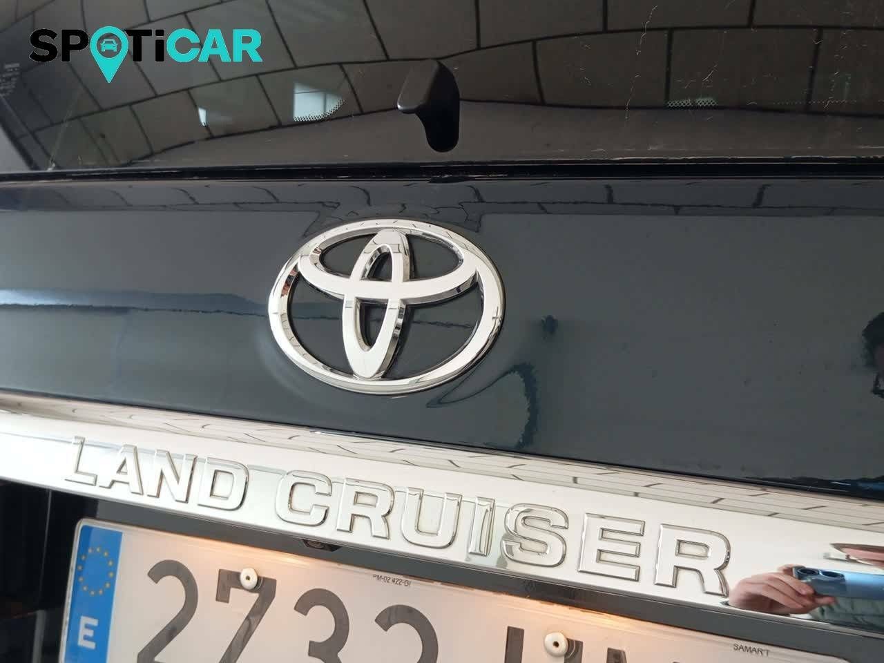 Foto Toyota Land Cruiser 26