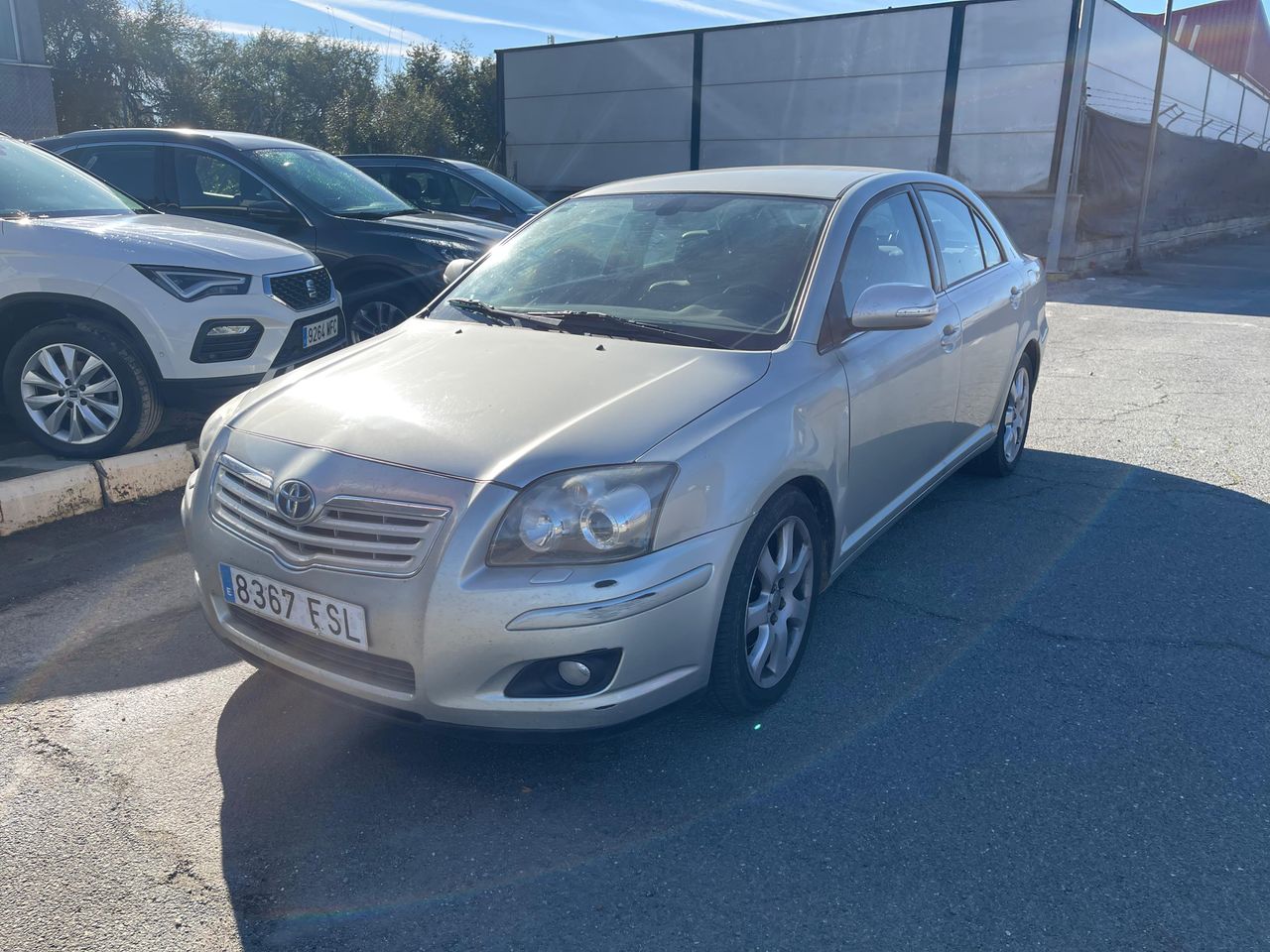 Foto Toyota Avensis 16