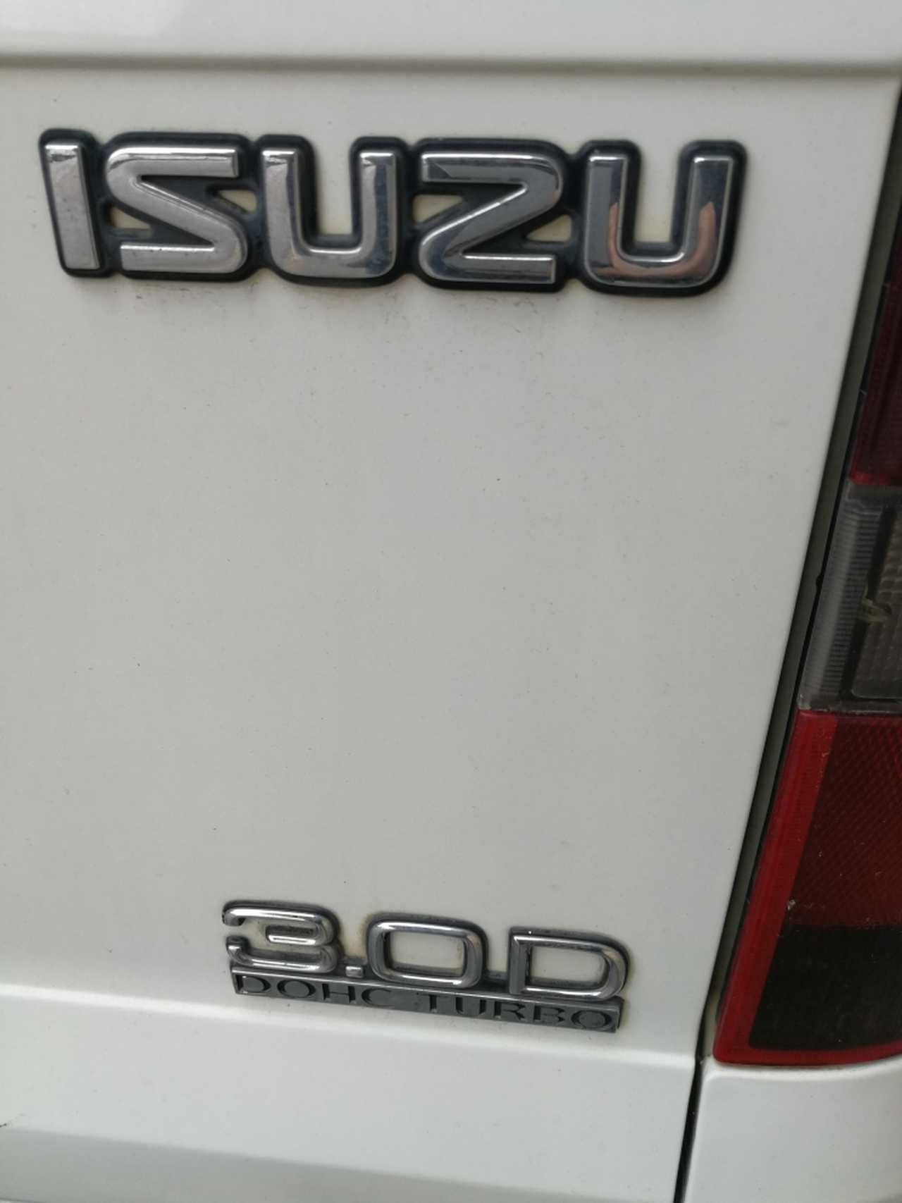 Foto Isuzu Trooper 11