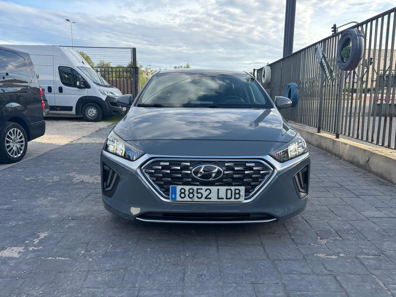 Foto Hyundai IONIQ 16