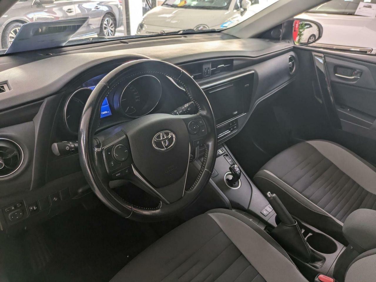 Foto Toyota Auris 12