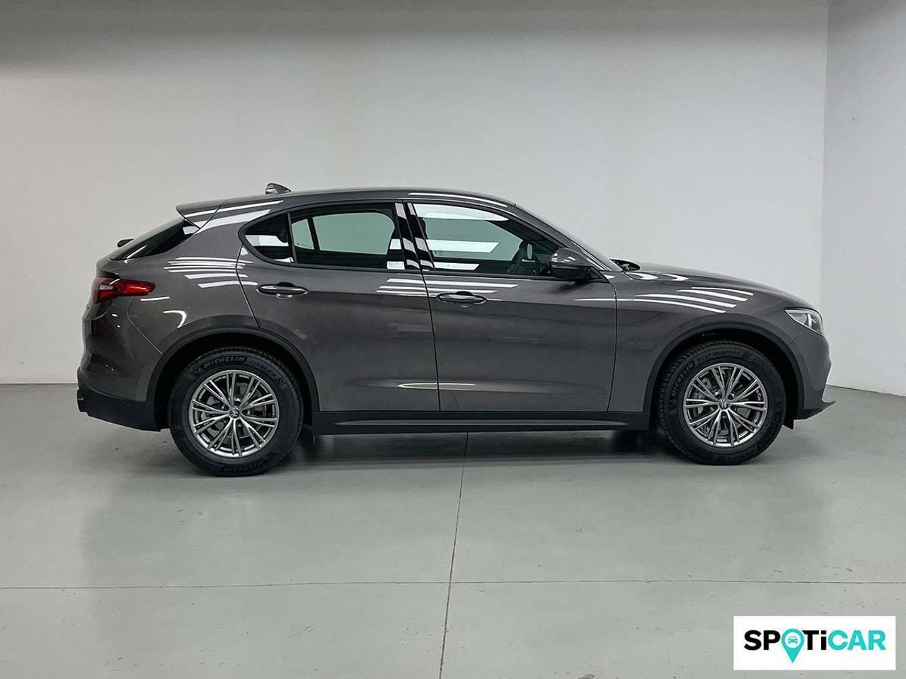 Foto Alfa Romeo Stelvio 4