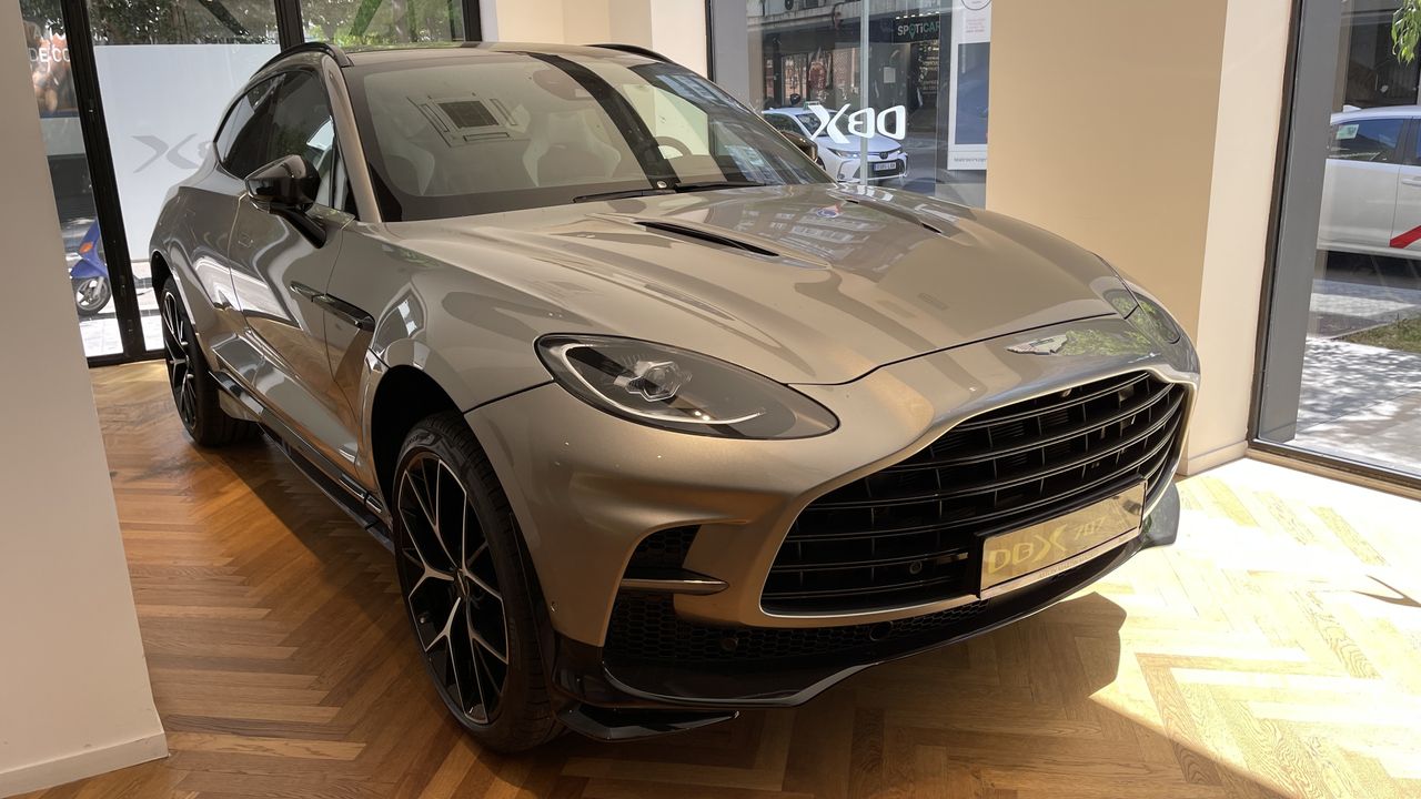 Foto Aston martin DBX 1