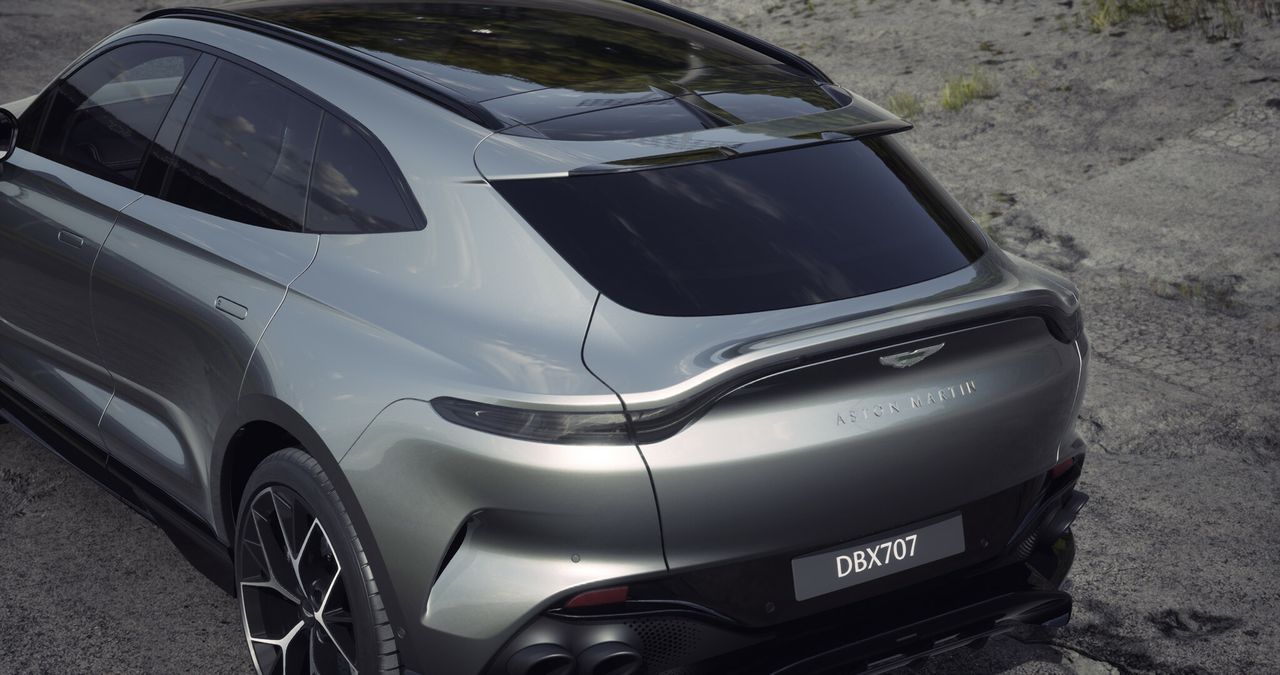 Foto Aston martin DBX 15