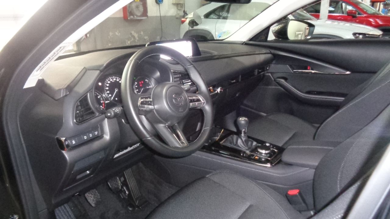 Foto Mazda CX-30 12