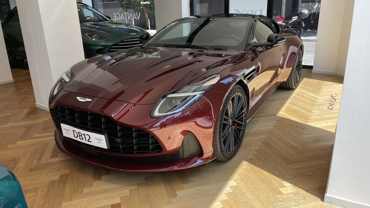 Foto Aston martin DB12 3