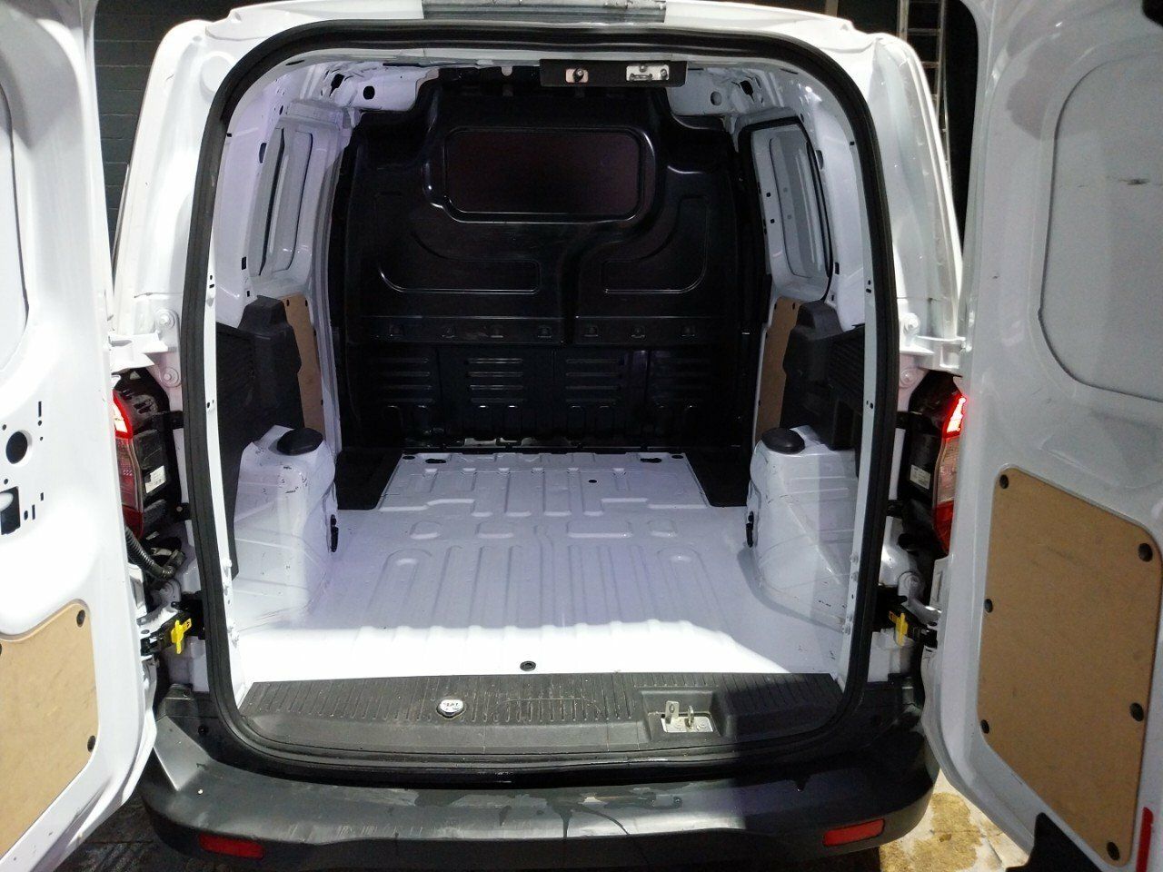 Foto Ford Transit  Courier 6