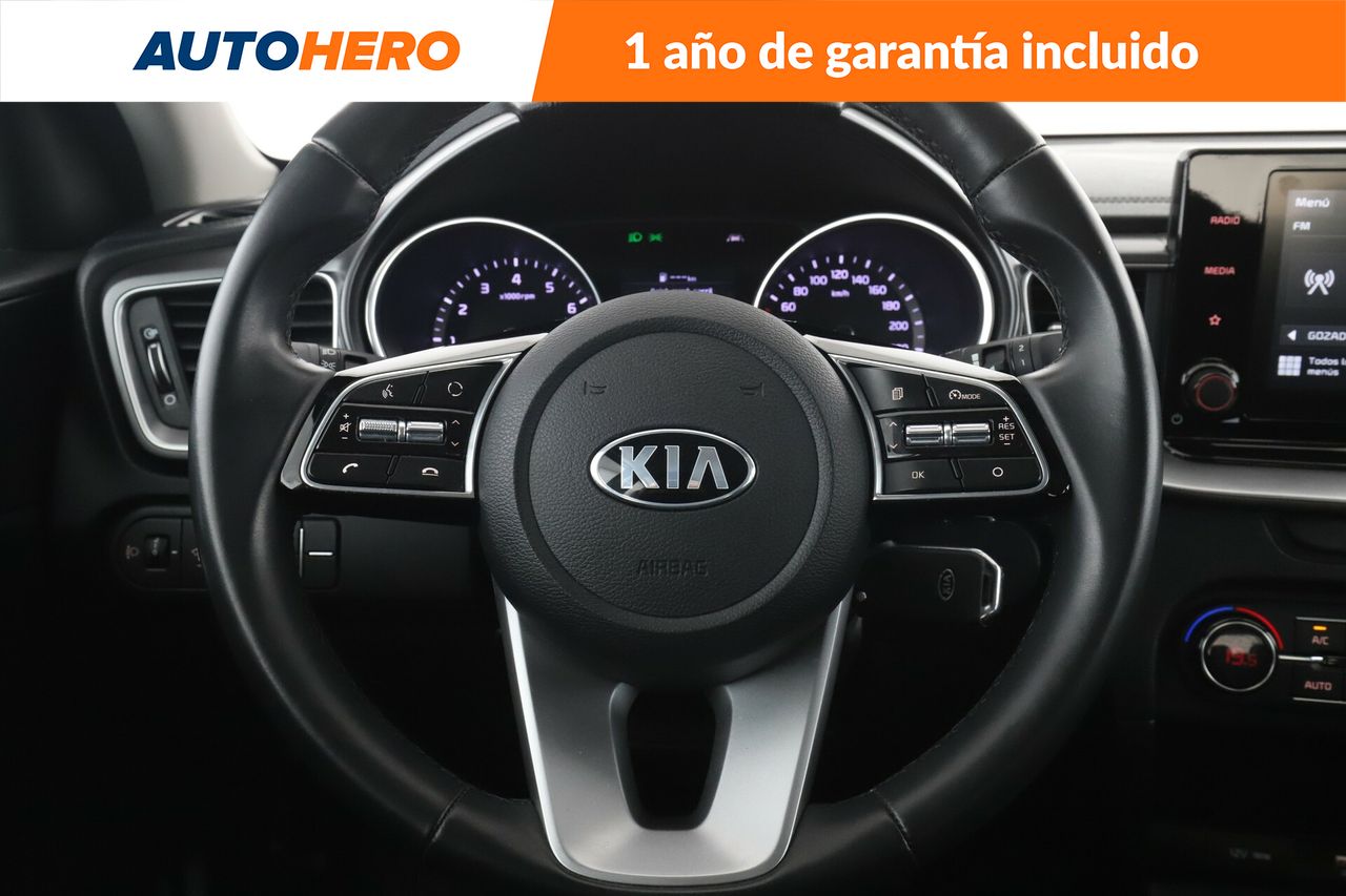 Foto Kia XCeed 18